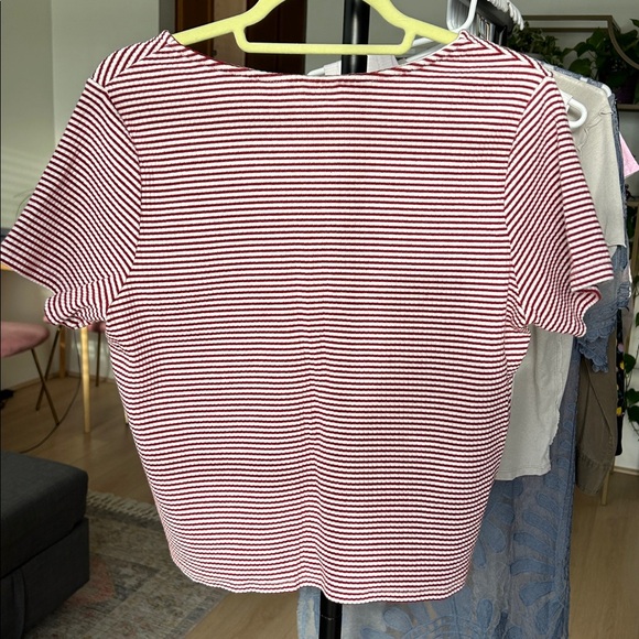 Women’s Levi Button Up Top. Size XL. Runs small. Stretch. - Picture 2 of 5